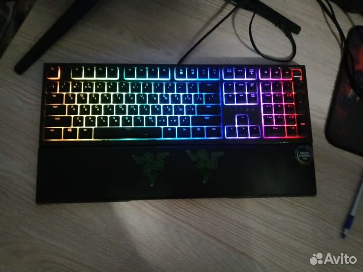 Продам клавиатуру Razer Ornata V2