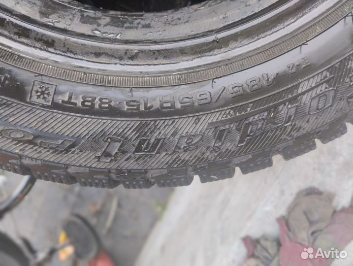 Hankook Winter I'Pike 185/65 R15 88