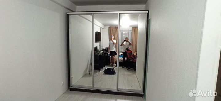 Шкаф-купе трехстворчатый зеркальный