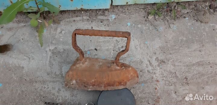 Утюг старинный маленький