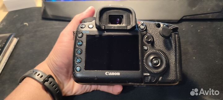 Зеркальный фотоаппарат Canon 5d mark iii