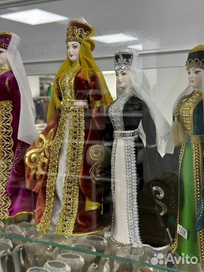 Статуэтка кукла