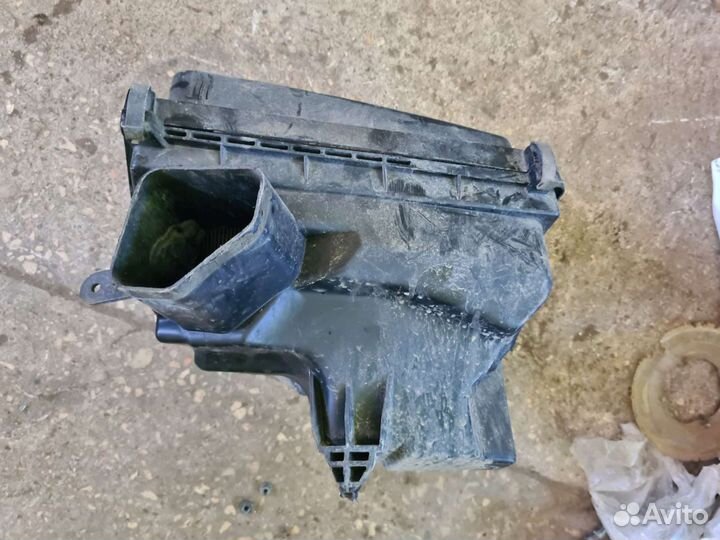 Корпус воздушного фильтра Nissan Murano Z51