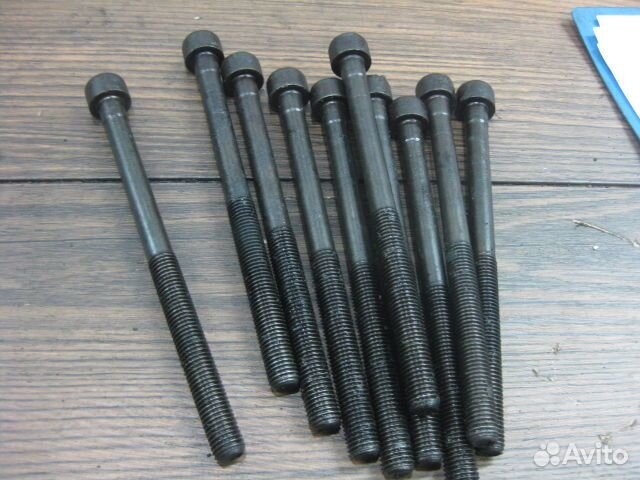 Болт головки блока Nissan Primera P10 (1990–1996)