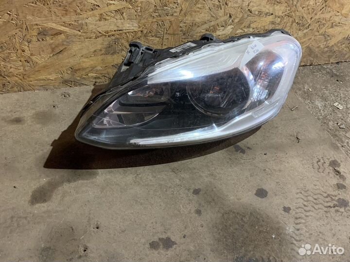 Левая фара Volvo XC60