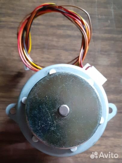 Шаговый двигатель PM55L-048