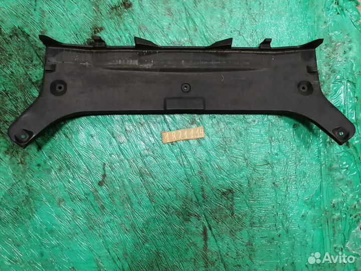 Кожух замка багажника Toyota Camry V50