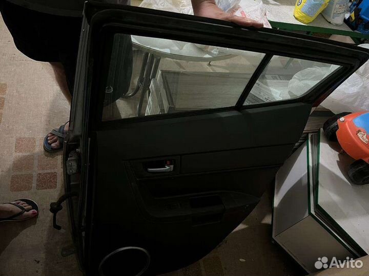 Дверь на Toyota will vs и многое другое