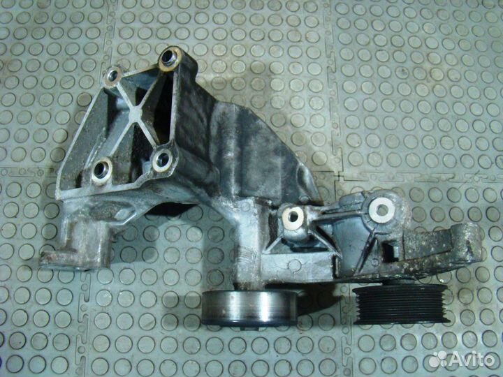 KIA Sportage 3 Кронштейн кондиционера