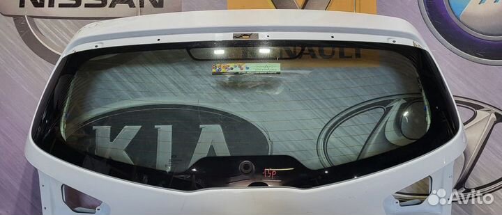 Стекло двери задка крышки багажника Kia sportage 3