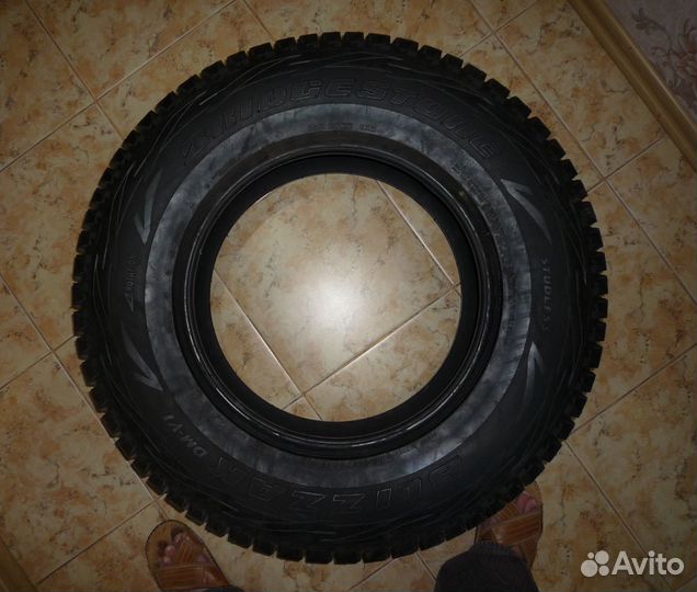 Bridgestone Blizzak DM-V1 245/75 R17