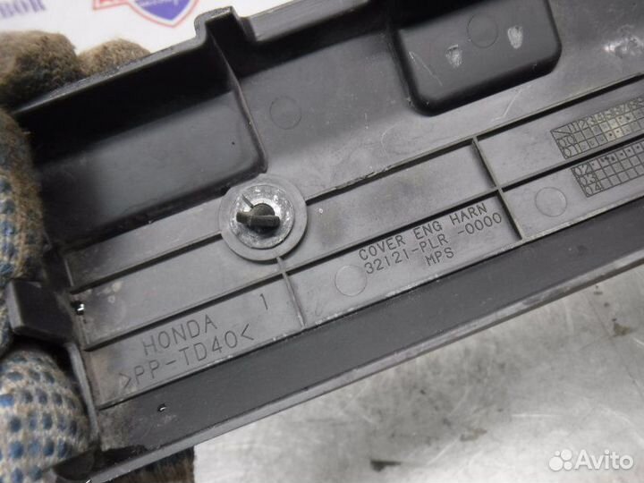 Крышка двигателя Honda Civic D16V 2003