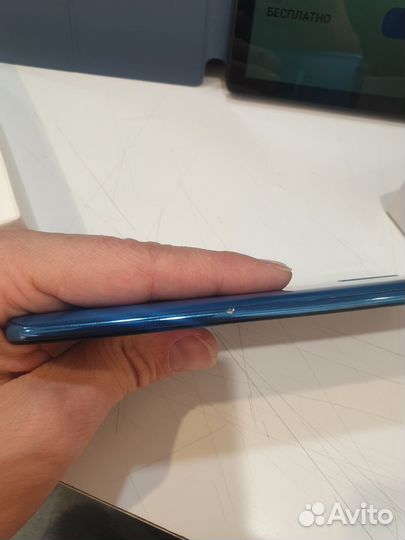 Samsung Galaxy A50, 4/64 ГБ