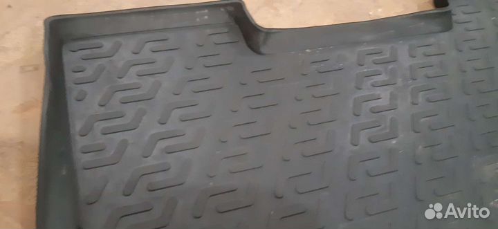 Автомобильный коврик в багажник