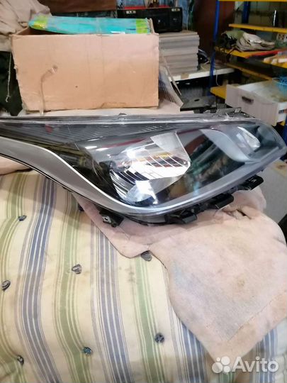 Фары передние (правая) Kia Rio-X-Line