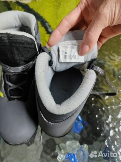 Лыжные ботинки и лыжи