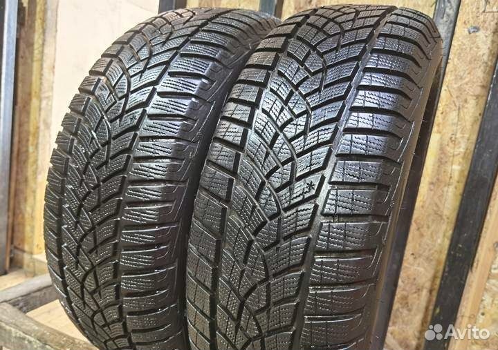 Goodyear UltraGrip 215/60 R16