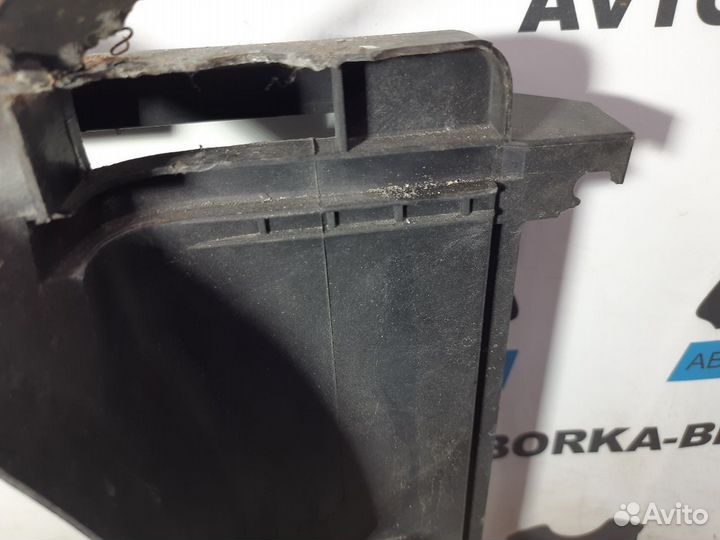 Диффузор вентилятора BMW 5-серия E39 LCI