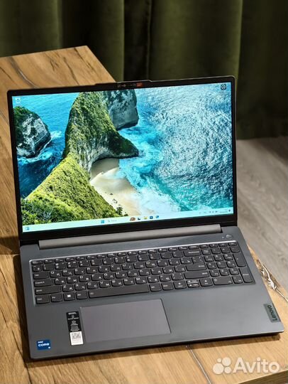 Lenovo ldeaPad Slim 3 16IRU8