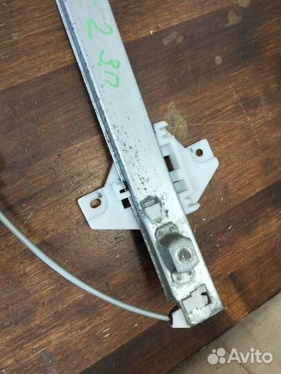 Стеклоподъемник электрический задний правый