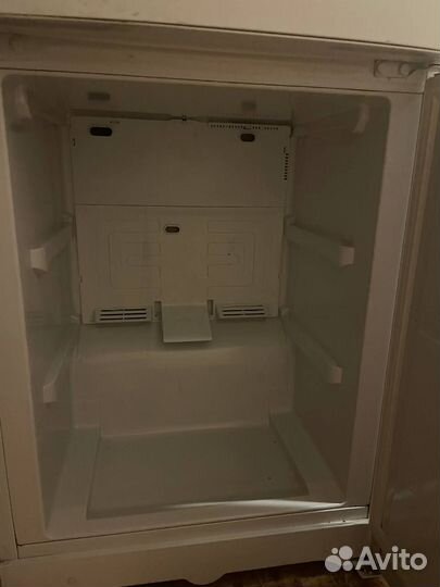 Холодильник Hotpoint HBM 1201.4 F