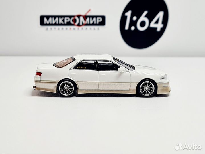 Модель Tarmac 1/64 Toyota Mark II Белый