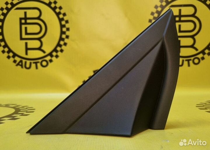 Накладка треугольник зеркала Hyundai Solaris 2017