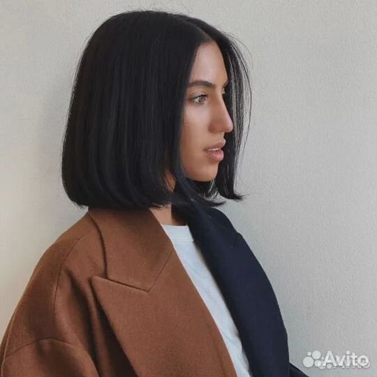 Парик черный без челки, средний, прямой