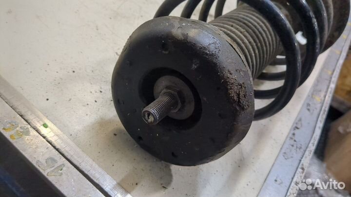 Амортизатор подвески Peugeot 2008, 2015