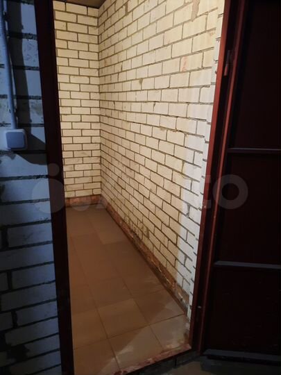 Склад-кладовка: 2; 3; 5,4 м²