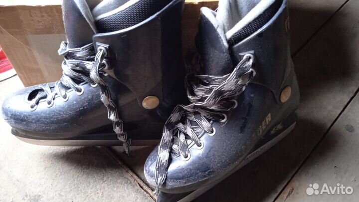 Коньки хоккейные