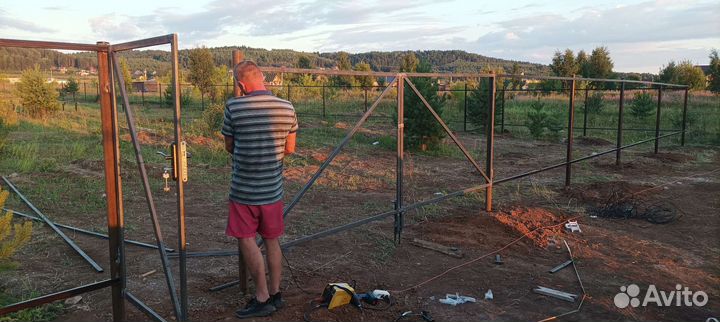 Строительство заборов из профнастила