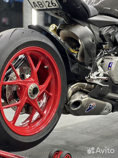 Ducati panigale V2