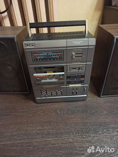 Кассетный магнитофон Комета М-225С-2