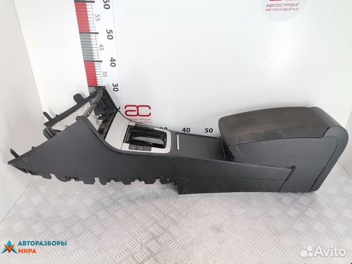 Подлокотник Volkswagen Passat B6 2008 3C2863241CC