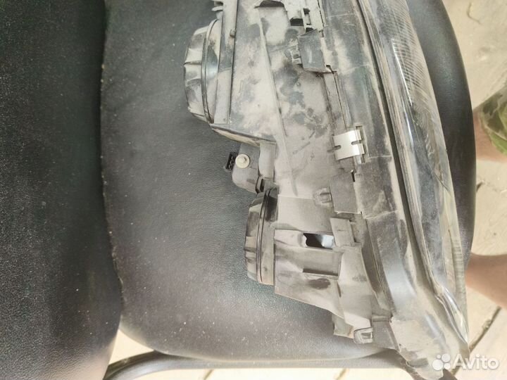 Фара левая Volvo s60