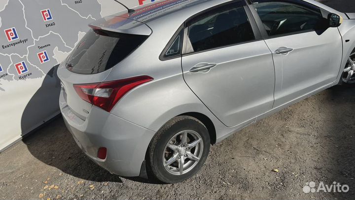 Обшивка двери багажника Hyundai i30 (GD) 81750A6000RY