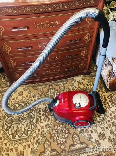 Пылесос Bosch Runn‘n Hepa 2200W