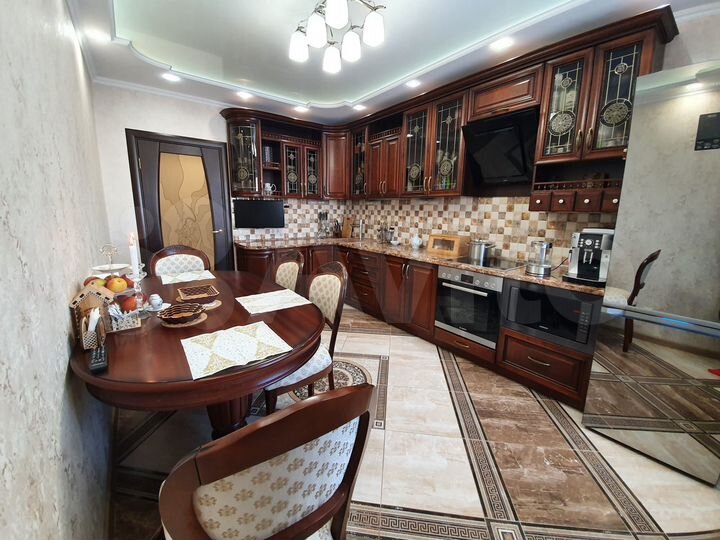 4-к. квартира, 119 м², 6/10 эт.