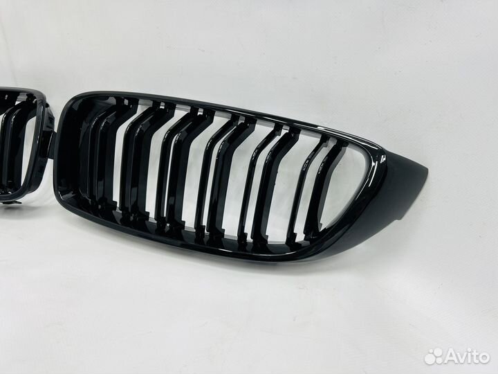 Решетка радиатора BMW F32 F82 черный глянец
