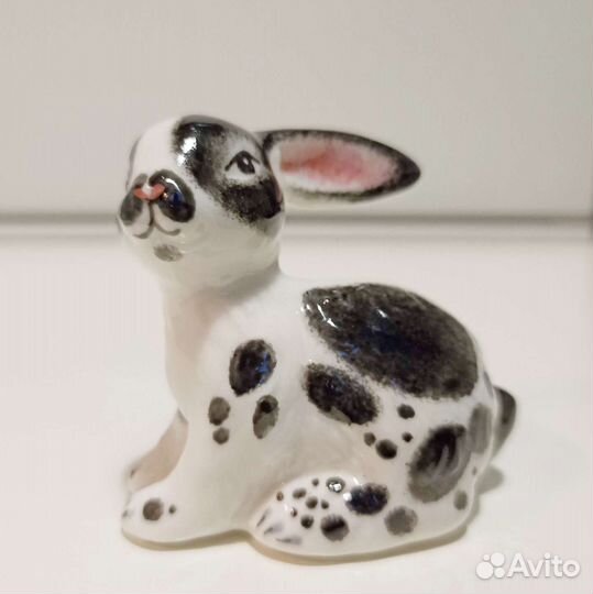 Фарфоровая статуэтка 