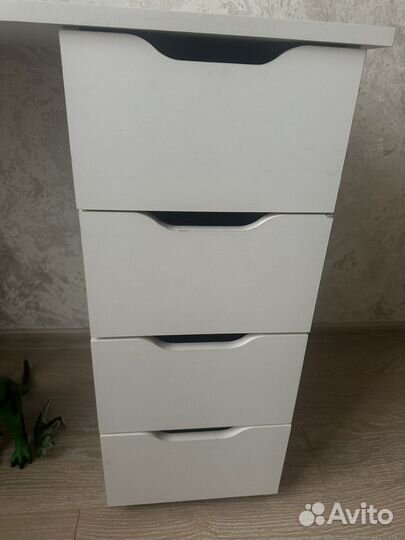 Письменный стол