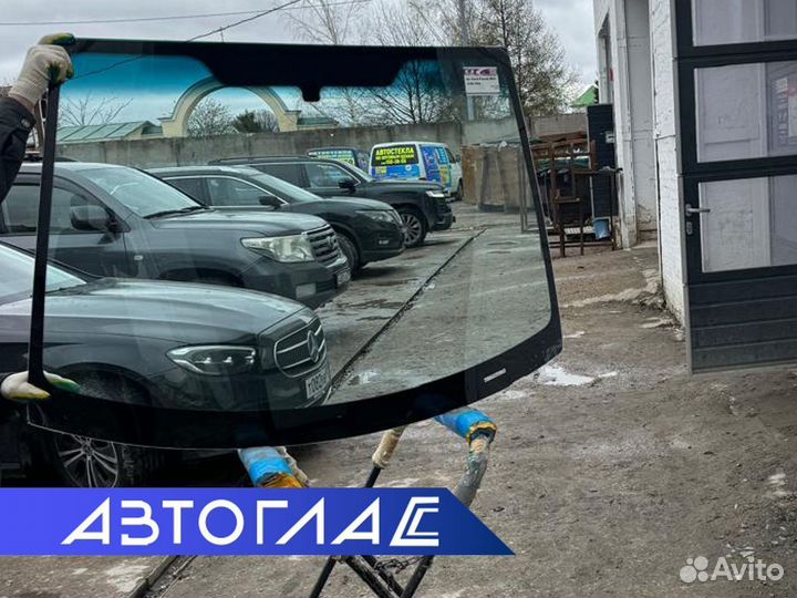 Лобовое стекло Киа Рио / Хендай Солярис
