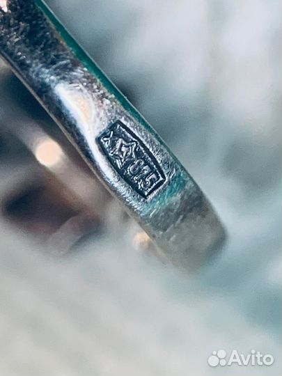 Серебряное колечко, с кабошоном из циркона