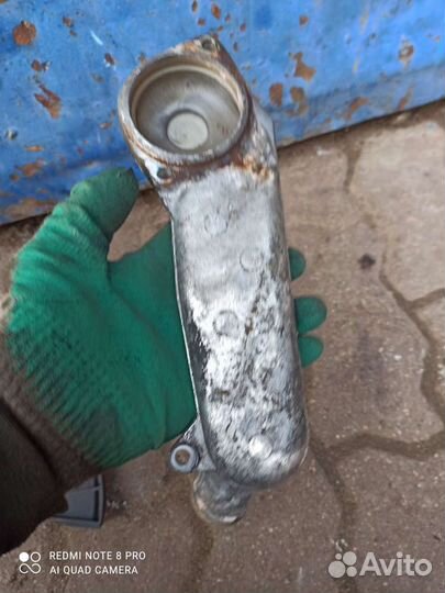 Ауди А6С5 2.5TDI Корпус термостата 059 121 121A