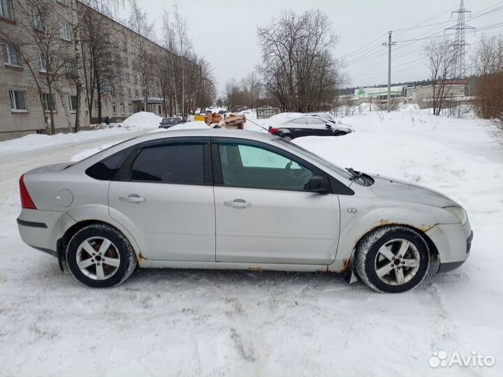 Ford Focus 1.6 МТ, 2005, 460 178 км