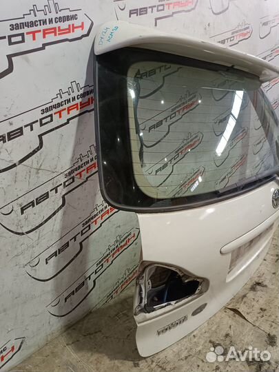 Дверь задняя toyota avensis verso ipsum ACM21W ACM26W 6700544900 белый DY124