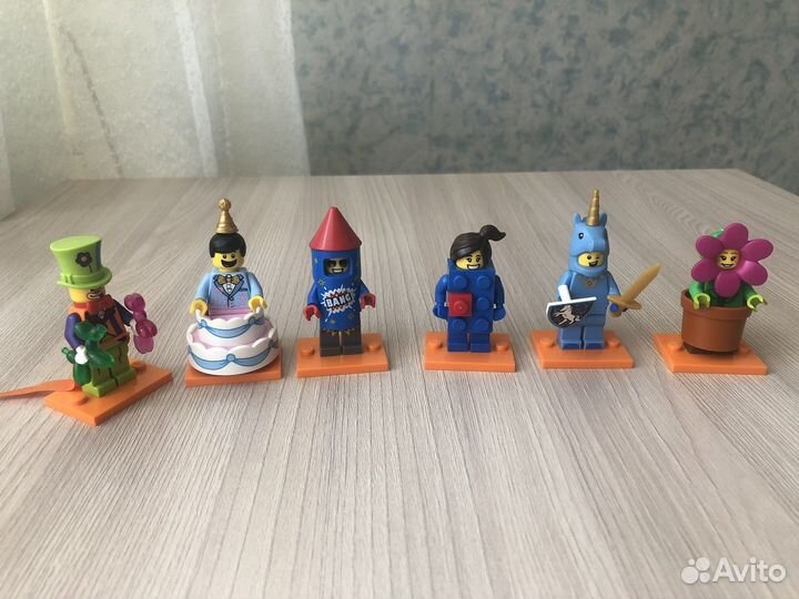 Lego minifigures 40