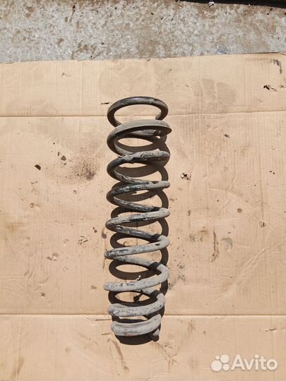 Пружина стойки передняя на kia quoris