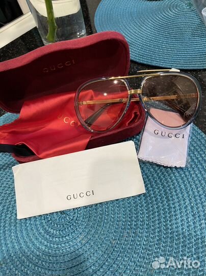 Солнечные очки gucci